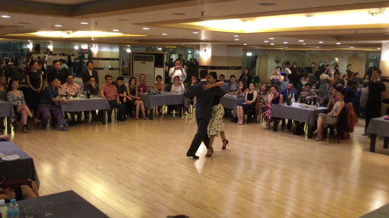 2017 Javier Rodriguez & Moira Castellano in Busan, 4/4