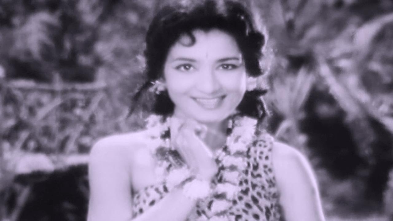 Gungun Gau Hawa Mai Lehrau Lyrics | Zimbo Finds A Son | Asha Bhosle | Sapan Jagmohan