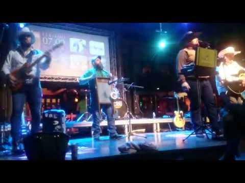 Hillbilly Country Band com Douglas Trucker Parreira EAS, Estancia Alto da Serra