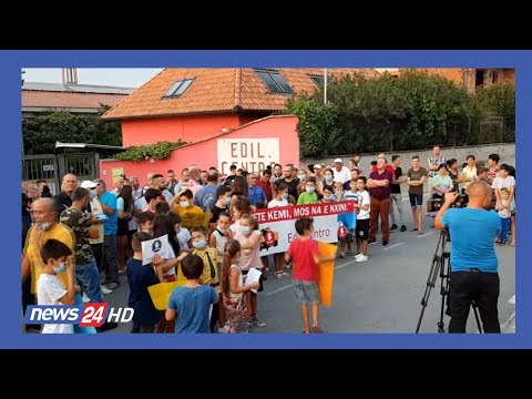 Laprake, banoret ne proteste: Te mbyllet fabrika e tullave