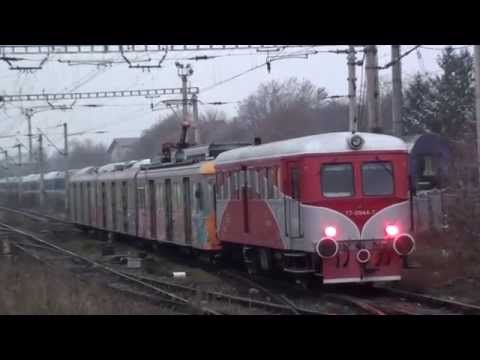 Tren R5737 Suceava - Cacica pleaca din Suceava cu rabla electrica si sicriu - 25.11.2015