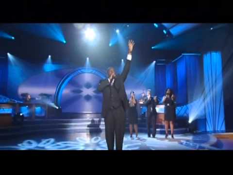 I Won't Go Back - William McDowell (LIVE)