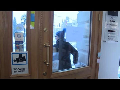 Låser butikerna dagtid för att skapa trygghet - Nyheterna (TV4)