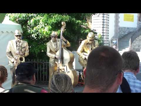 montreux jazz statues