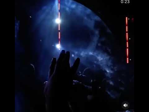 Nick Devon plays I'm At Your Feet