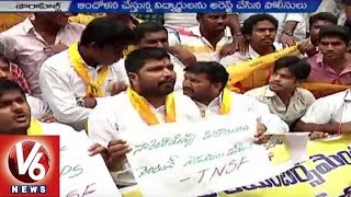 TNSF leaders strike protesting against government over pending scholarships (22-08-2015)