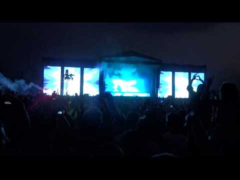 Steve Angello drops SHM Dont you worry child Creamfields 2013 1080p