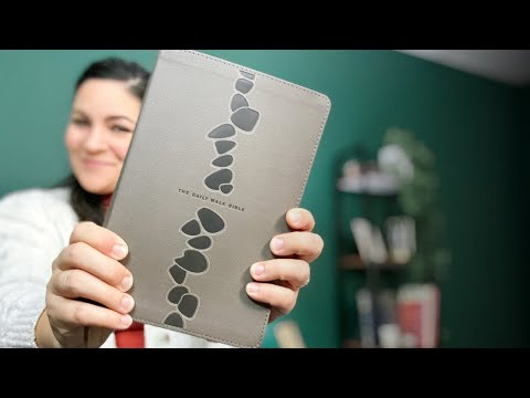 Read the Bible in a Year: The EASIER way, with The Daily Walk Bible (Review)