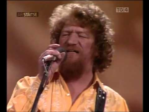 luke kelly and the dubliners   home boys home RTE gaiety theatre dublin 1979 kieransirishmusicandsur