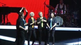 Howard Carpendale -  &quot;Ti Amo&quot; mit dem Chor &quot;Die Klangfarben&quot; in der LANXESS arena Köln 2016