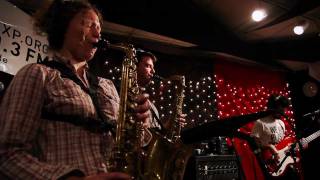 tUnE-yArDs - You Yes You (Live on KEXP)