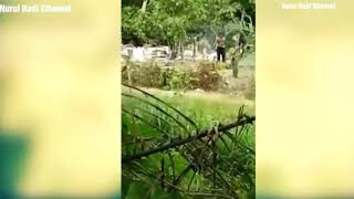 Download lagu Detik Detik Penangkapan Pria Yang Di Duga Memiliki Ilmu Kebal Tahan Peluru-Ngak Mempan Di Tembak mp3