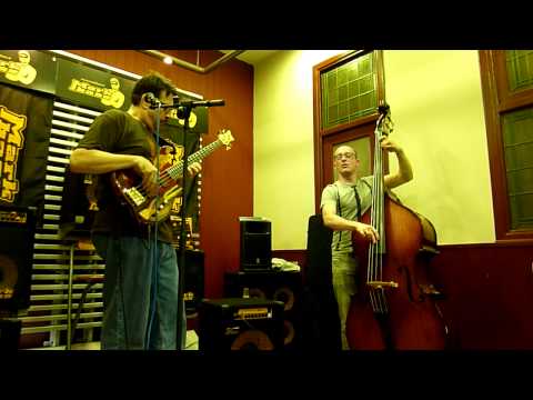 MARKBASS CLINIC CON JEFF BERLIN (Featuring Ander Garcia on double bass) MADRID 2010. PARTE 1