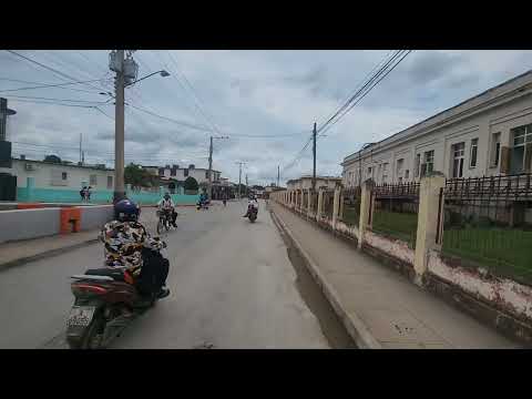 ¿Cuántas historias habrás vivido recorriendo este camino? 🚗 La carretera a Santa Cruz del Sur…