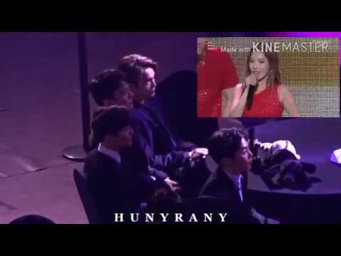 EXO watching KARD perform HOLA HOLA(AAA 2017)