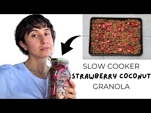 Easy SLOW COOKER Strawberry Coconut Granola Recipe 🌸🥥