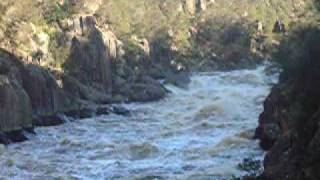preview picture of video 'Cataract Gorge Floodwaters Launceston Tasmania 14.08.09'