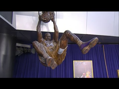 Lakers Unveil Shaq Statue at Staples Center Ceremony | March 24, 2017