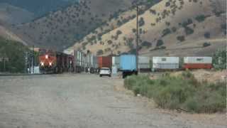preview picture of video 'BNSF Stack Train in Caliente HD'