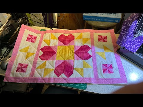 Join me quilting a table runner the sweetheart block !