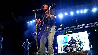 'Dancing Machine "... Tracy Byrd
