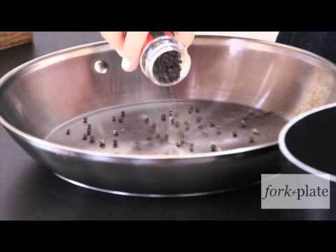 How to grind peppercorn
