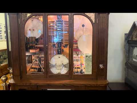 Cryin' for the Caroline's on a banjo orchestra at zaharakos