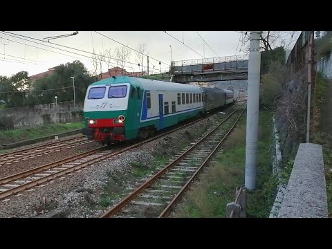 Regionale 5595 Sapri - Cosenza. Sapri 11-03-2023. E 464 035 in spinta.