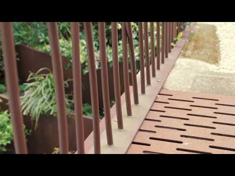 DIDIER DANET SA // Éventail en corten - Patio parisien