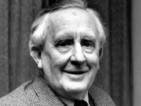 , title : 'J. R. R. Tolkien discussing The Lord of the Rings (1960s Interview)'