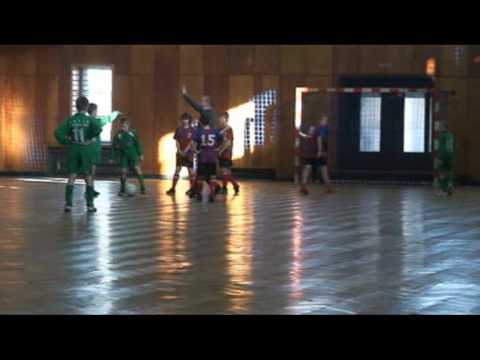 Ruch Radzionkow Polonia Bytom Final turnieju trampkarzy 1998 styczen 2010 cz 1.mpg