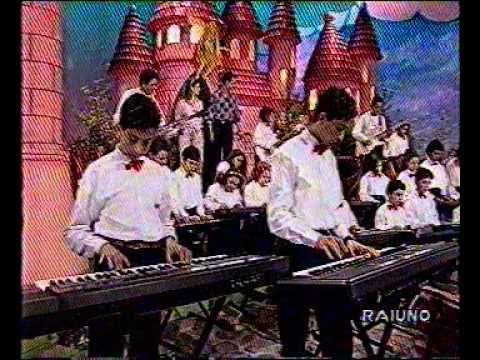 ORCHESTRA DELLA SCUOLA DI MUSICA DEL MAESTRO TONY GRECO VIBO VALENTIA LA BANDA DELLO ZECCHINO ANNO 1994