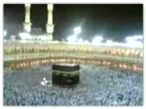 Malaikat tertangkap kamera di atas Ka bah Mekkah