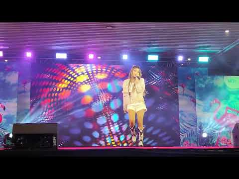 Yean Papitchaya : หมั่นเขี้ยว @ Idol Exchange "Aloha" - MBK【 4K 60FPS 】