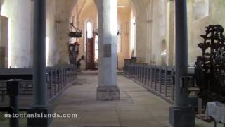preview picture of video 'Amazing Gothic sculptures in Kaarma church'