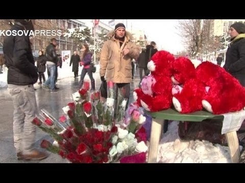 Shën Valentini festohet edhe në Kosovë me dhurata e muzikë
