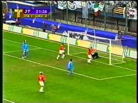 2002 (April 17) Italy 1-Uruguay 1 (Friendly).mpg