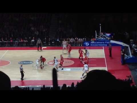 Best Basket Ball moment of The Wilink Game!!