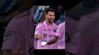 Download lagu Messi vs Ronaldo: One-on-One with the Goalkeeper – Goal! ⚽🥅।#shorts #football #ronaldo #messi mp3