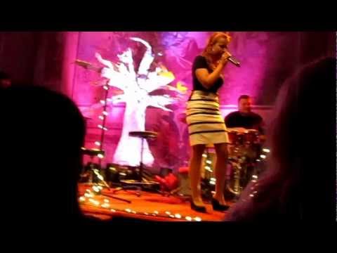 Katarína Knechtová-Acoustic tour 2013 (Slnečná balada) /live/