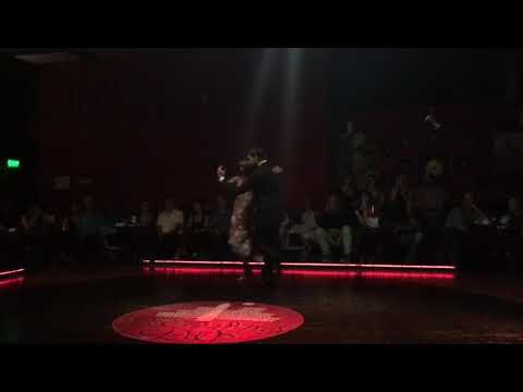 Jésica Gómez y Franco Andrada baila junto a Sara Parnigoni y Emiliano Alcaraz en Maldita Milonga