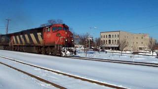 preview picture of video 'CN #2428 Leading A Grain Train Through Carbondale'