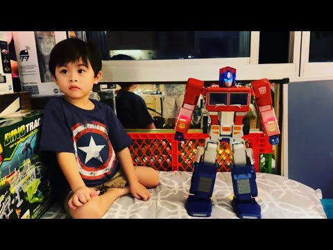 Unboxing Robosen Flagship Optimus Prime - Auto-Converting Robot | TheBaby Escapades