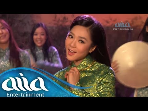 Thể hiện bởi Hà Thanh Xuân