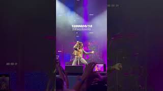 LENNY KRAVITZ MOVES   #lennykravitz #concert #livemusic #concerts #liveshow #singer #singing #song