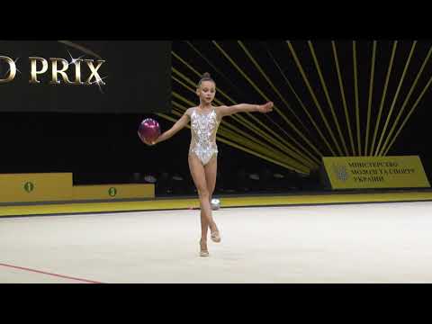 Софія Вишнікова 2010 мяч