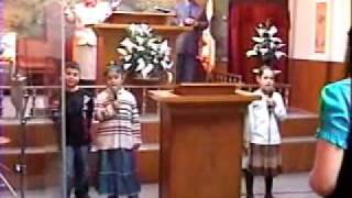 La Niña De Tus Ojos/ La Vid Verdadera Kids