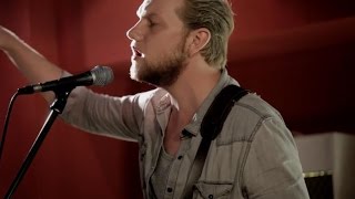 Alexander Wolfe - Trick Of The Light [Live from Dean St Studios]