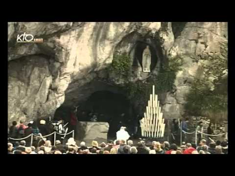 Chapelet à Lourdes