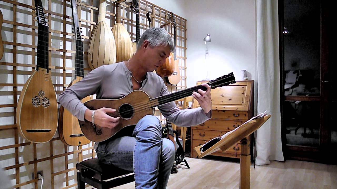 Rolf Lislevand plays A.Stradivari Sabionari, 1679 guitar - Santiago de Murcia - Tarantela - YouTube